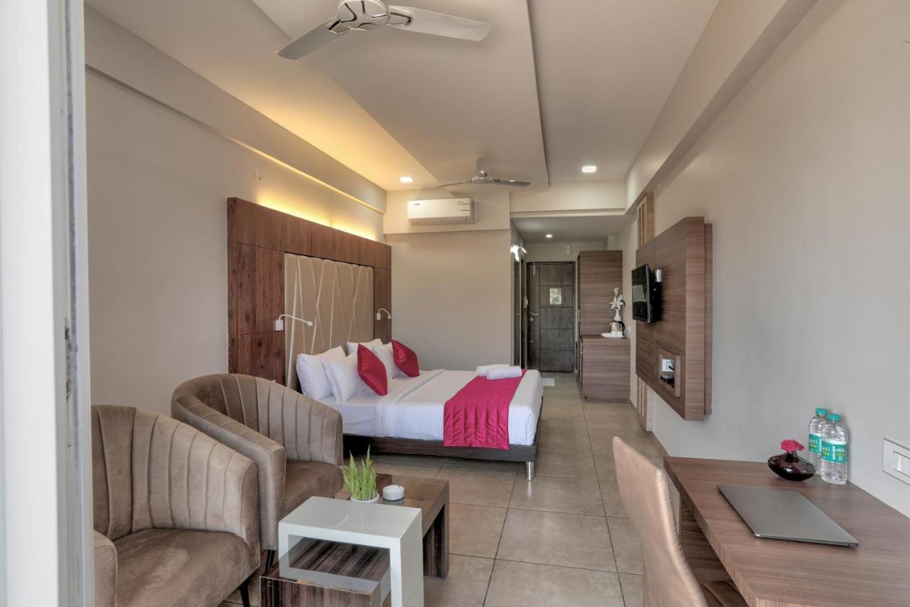 Lexus Inn Mysore Bagian luar foto